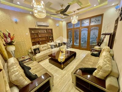 مرغزار آفیسرز کالونی لاہور میں 3 کمروں کا 10 مرلہ مکان 3.65 کروڑ میں برائے فروخت۔