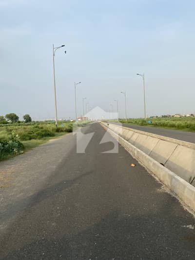 ڈی ایچ اے فیز9 پریزم - بلاک ڈی ڈی ایچ اے فیز9 پریزم,ڈی ایچ اے ڈیفینس,لاہور میں 2 کنال رہائشی پلاٹ 7.5 کروڑ میں برائے فروخت۔