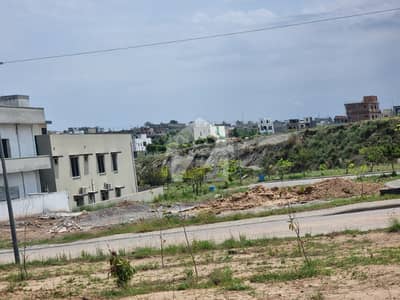 Front Open Main Avenue Plot For Sale Front Open Main Avenue Plot For Sale