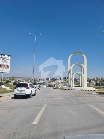 ڈی ایچ اے فیز 5 - سیکٹر بی ڈی ایچ اے ڈیفینس فیز 5,ڈی ایچ اے ڈیفینس,اسلام آباد میں 1 کنال رہائشی پلاٹ 3.4 کروڑ میں برائے فروخت۔ ڈی ایچ اے فیز 5 - سیکٹر بی ڈی ایچ اے ڈیفینس فیز 5,ڈی ایچ اے ڈیفینس,اسلام آباد میں 1 کنال رہائشی پلاٹ 3.4 کروڑ میں برائے فروخت۔