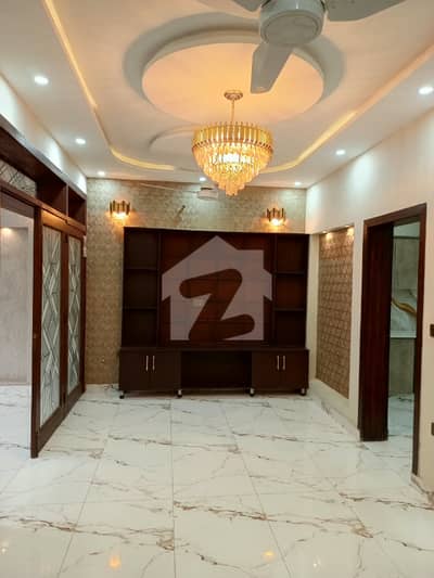 بحریہ ٹاؤن سیکٹر B بحریہ ٹاؤن,لاہور میں 3 کمروں کا 5 مرلہ مکان 2.3 کروڑ میں برائے فروخت۔ بحریہ ٹاؤن سیکٹر B بحریہ ٹاؤن,لاہور میں 3 کمروں کا 5 مرلہ مکان 2.3 کروڑ میں برائے فروخت۔