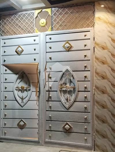 Beautiful Triple Storey House in Main Bazar