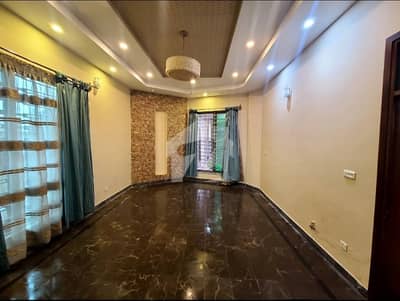 3 Bed Independent 1 Kanal Lower Portion Available For Rent
