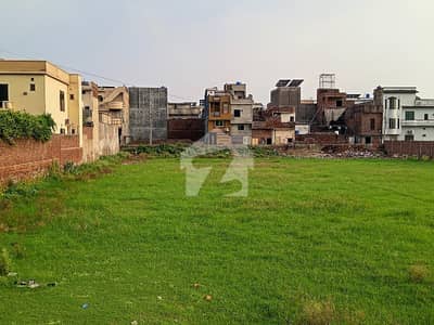 سیالکوٹ بائی پاس گوجرانوالہ میں 10 کنال کمرشل پلاٹ 90.0 کروڑ میں برائے فروخت۔