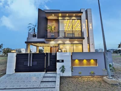 10 MARLA BEAUTIFUL HOUSE AVAILABLE FOR RENT IN DHA PHASE 1