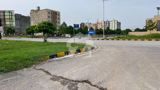 1 Kanal Plot For Sale In B 17 Islamabad . MDR Corner Plot For Sale 1 Kanal In Mpchs Islamabad .