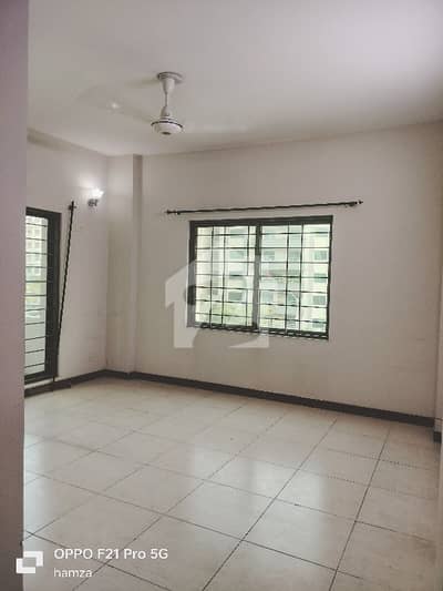 10 Marla 3 Bedroom Flat Available For Sale In Askari 11 Lahore