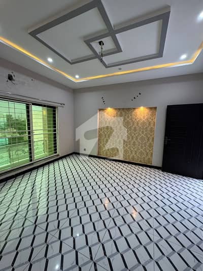10 Marla Second Floor Portion For Rent