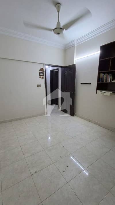 4 BED DD LEASED APARTMENT FOR SALE Gulistan-e-Jauhar Block 13 | 1st Floor | 1800 Sq Ft