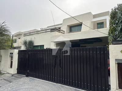 ڈی ایچ اے فیز 4 - بلاک ڈبل جی ڈی ایچ اے فیز 4,ڈی ایچ اے ڈیفینس,لاہور میں 5 کمروں کا 1 کنال مکان 7.65 کروڑ میں برائے فروخت۔ ڈی ایچ اے فیز 4 - بلاک ڈبل جی ڈی ایچ اے فیز 4,ڈی ایچ اے ڈیفینس,لاہور میں 5 کمروں کا 1 کنال مکان 7.65 کروڑ میں برائے فروخت۔
