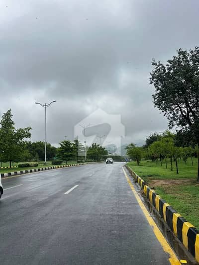 بلیو ایریا اسلام آباد میں 1 کنال کمرشل پلاٹ 33.0 ارب میں برائے فروخت۔