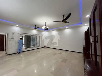 14 Marla Ground Portion On Rent In G13/3