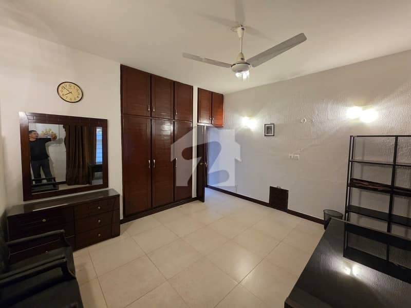 Upper Portion Spread Over 3200 Square Feet In D-12 Available Upper Portion Spread Over 3200 Square Feet In D-12 Available