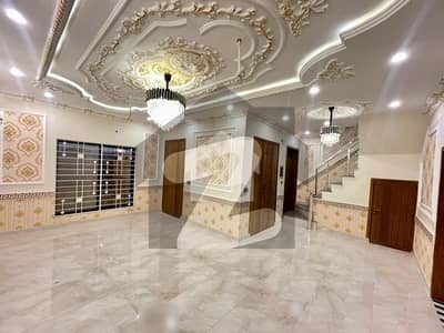 On Excellent Location 10 Marla House Situated In Park View City For sale