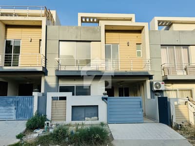 ایم پی سی ایچ ایس ۔ بلاک ایف ایم پی سی ایچ ایس ۔ ملٹی گارڈنز,بی ۔ 17,اسلام آباد میں 3 کمروں کا 5 مرلہ مکان 2.15 کروڑ میں برائے فروخت۔