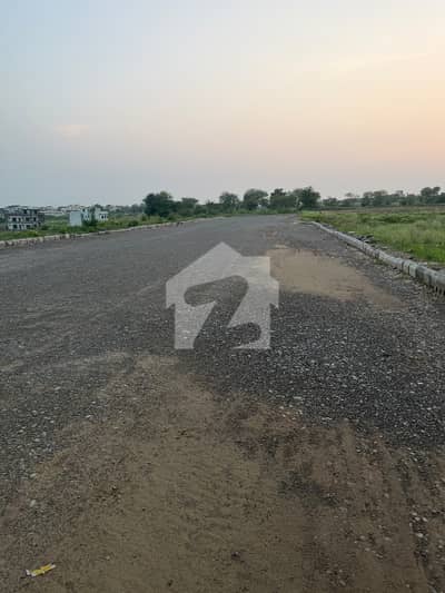 V Block 10 merla ready to construct plot available 2nd corner to main lack avenue 70 feet road V Block 10 merla ready to construct plot available 2nd corner to main lack avenue 70 feet road