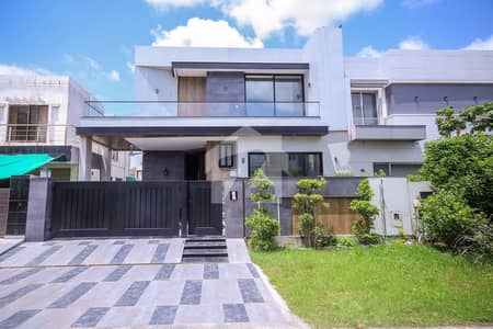10 Marla Beautiful House | Modern Architecture & Elegant Living