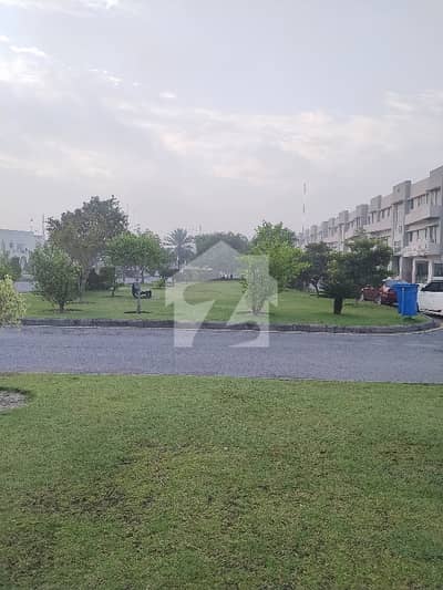 Main Boulevard 4 Marla commercial possession utility paid plot number 6 E for sale Main Boulevard 4 Marla commercial possession utility paid plot number 6 E for sale