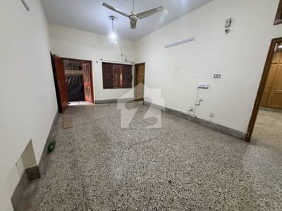 سیٹیلائیٹ ٹاؤن راولپنڈی میں 8 کمروں کا 7 مرلہ مکان 1.8 لاکھ میں کرایہ پر دستیاب ہے۔ سیٹیلائیٹ ٹاؤن راولپنڈی میں 8 کمروں کا 7 مرلہ مکان 1.8 لاکھ میں کرایہ پر دستیاب ہے۔