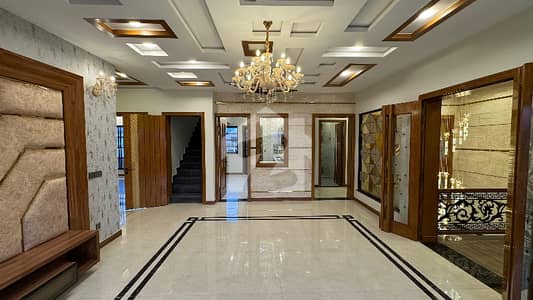 10 Marla Double-Height Designer House For Sale In Gulberg Green