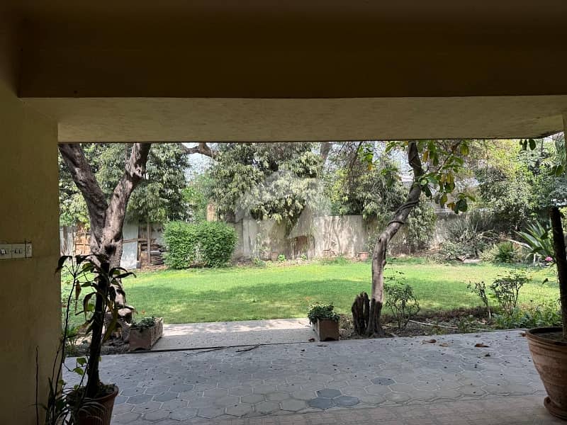 5.5 KANAL PLOT IN MAIN CANTT 5.5 KANAL PLOT IN MAIN CANTT