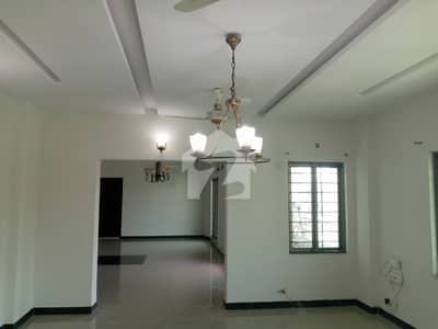10 Marla 3 Bed Apartment Available For Rent