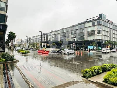 8 MARLA COMMERCIAL BUILDING IS AVAILABLE IN DHA TOP LOCATION FOR COMMERCIAL PURPOSE. (10 LACS MONTHLY RENTAL )