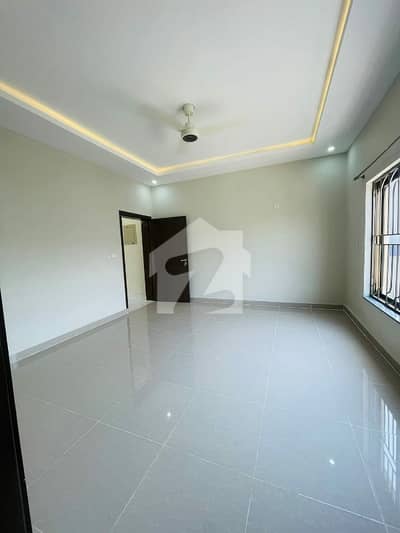 15 Marla 5 Bed House Available For Sale In Askari 10 Sector S. 15 Marla 5 Bed House Available For Sale In Askari 10 Sector S.