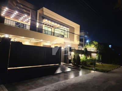 1 Kanal Luxury Slitely Used Double Storey House Available For Sale