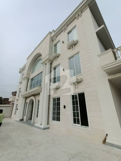 Independent building available for rent in Johar town