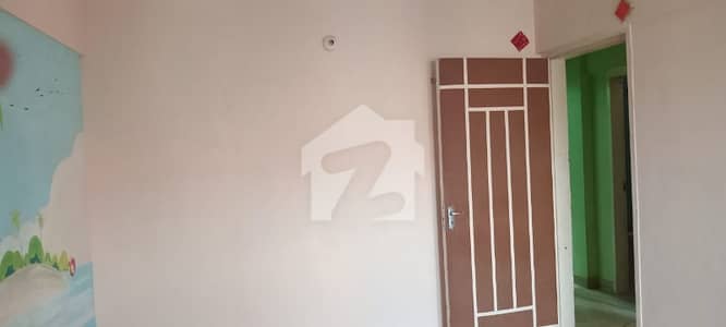 فیڈرل بی ایریا ۔ بلاک 21 فیڈرل بی ایریا,کراچی میں 3 کمروں کا 5 مرلہ فلیٹ 1.2 کروڑ میں برائے فروخت۔