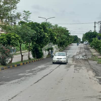 1 Kanal Maine Road Corner Top Location Plot For Sale