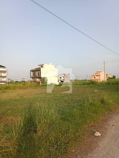 I-16/2 Plot For Sale Size 5 Marla