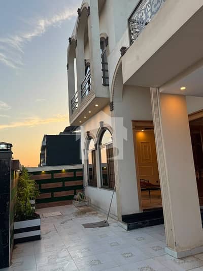 10 Marla Designer House In Sector D