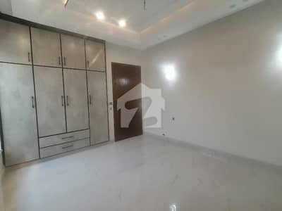 Prime Location Upper Portion Of 5 Marla Available For Rent In Wapda Town Phase 1