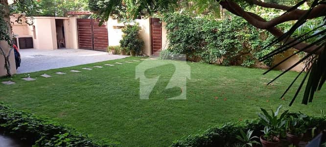 ڈی ایچ اے فیز 6 ڈی ایچ اے ڈیفینس,کراچی میں 5 کمروں کا 1 کنال مکان 27.0 کروڑ میں برائے فروخت۔