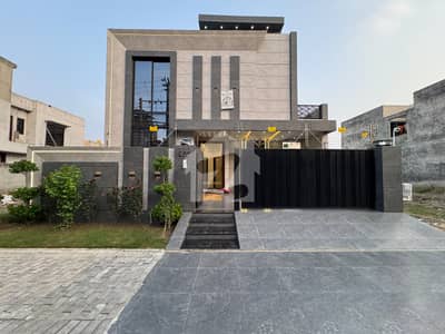 Prime Location 10 Marla House for Sale in G Block, Central Park Housing Scheme, Lahore