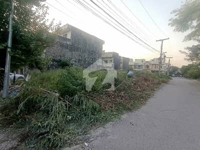 سوان گارڈن ۔ بلاک بی سوان گارڈن,اسلام آباد میں 12 مرلہ رہائشی پلاٹ 2.7 کروڑ میں برائے فروخت۔