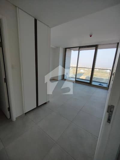 Prime Location Emaar Ocean Front Flat Sized 1909 Square Feet
