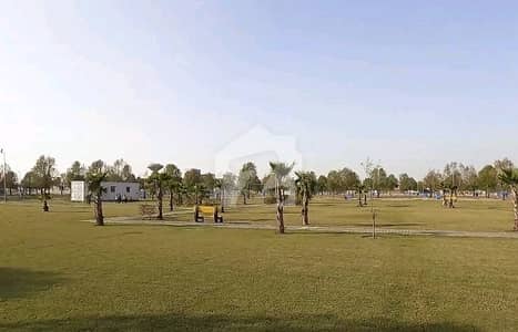 بحریہ ایجوکیشن اینڈ میڈیکل سٹی لاہور میں 8 مرلہ رہائشی پلاٹ 38.0 لاکھ میں برائے فروخت۔