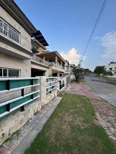 11 Marla House Available For Sale In DHA 3 Sector B