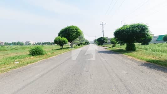 Back Of 100 FT RD 1 Kanal TOP LOCATION Plot For Sale In AWT PHASE 2