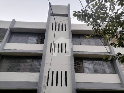 Good Location In Askari 5 Of Lahore, A 10 Marla Flat Is Available