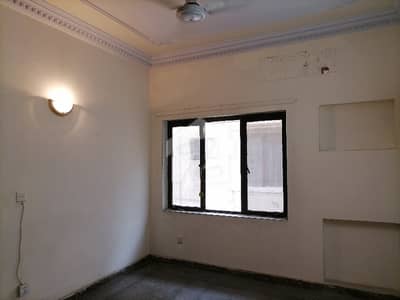 Good Location Askari 5 Flat Sized 10 Marla Is Available