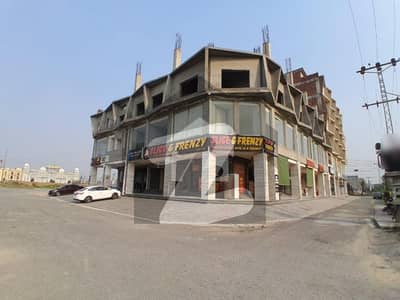جوبلی ٹاؤن لاہور میں 1 کمرے کا 1 مرلہ دکان 34.0 لاکھ میں برائے فروخت۔