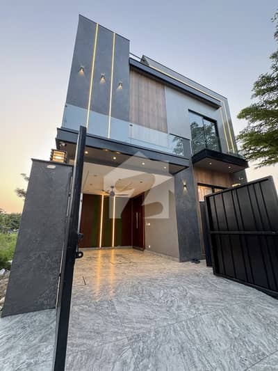 5 Marla Brand New Modern Design Luxuary House For Sale In Dha Defence - Must Be See