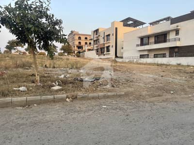 J Block Beautiful 1 Kanal Plot Available