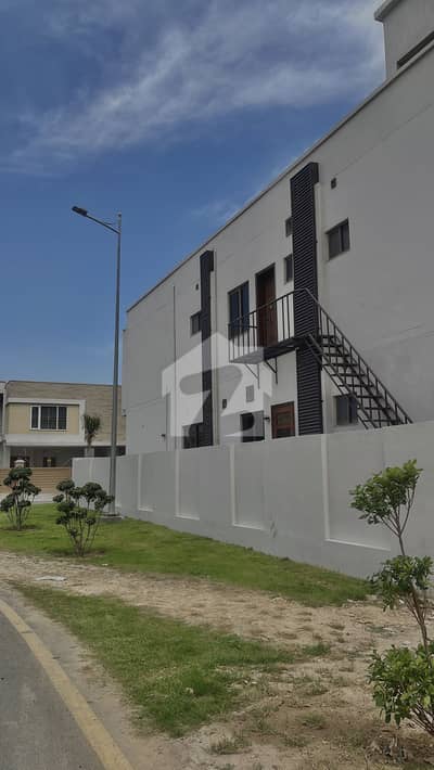 Corner House Top Location 15 Marla 5 Bedrooms For Rent