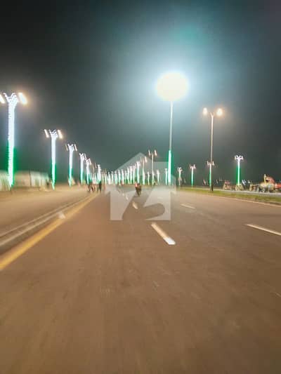 پائن ایونیو لاہور میں 8 مرلہ کمرشل پلاٹ 5.0 کروڑ میں برائے فروخت۔
