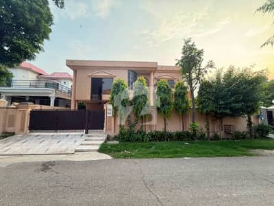 One Kanal Used Modern Design Bungalow For Sale At Prime Location Of DHA Lahore Near To Park Masjid & Commercial Market. One Kanal Used Modern Design Bungalow For Sale At Prime Location Of DHA Lahore Near To Park Masjid & Commercial Market.